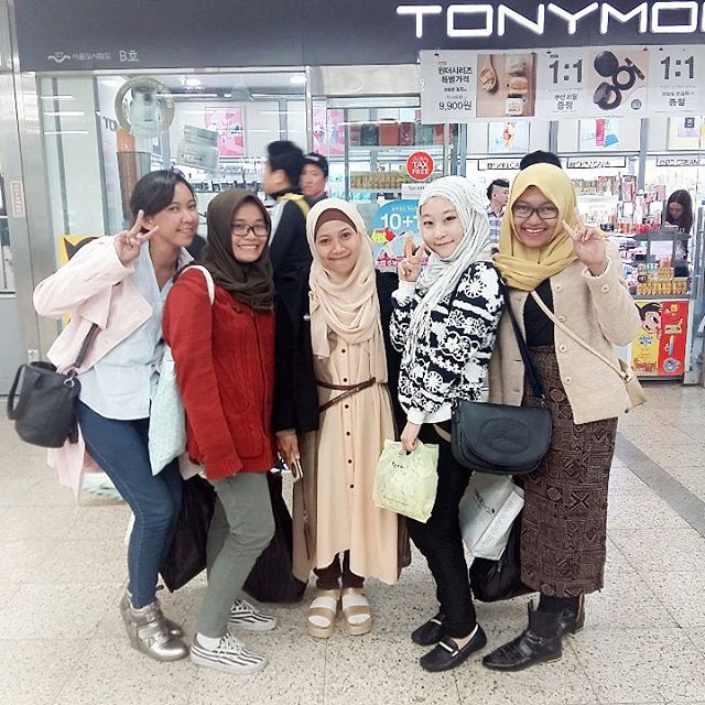 Sudah cantik dan berhijab, gadis Korea ini juga mengajar bahasa Arab