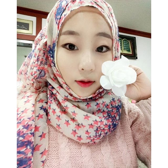 Sudah cantik dan berhijab, gadis Korea ini juga mengajar bahasa Arab