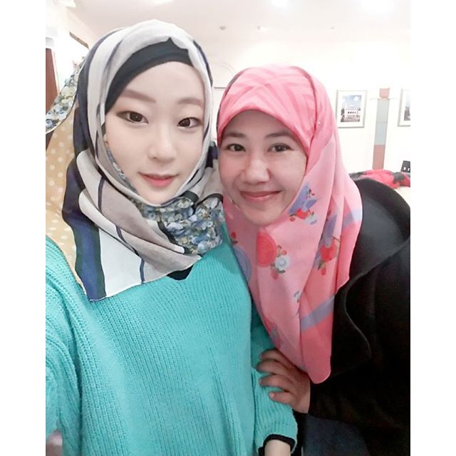 Sudah cantik dan berhijab, gadis Korea ini juga mengajar bahasa Arab