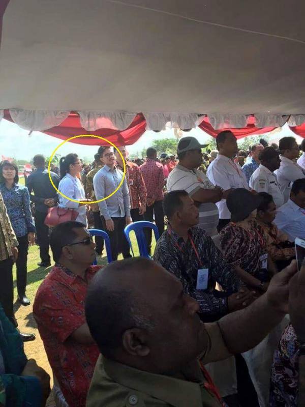 Tak dapat tempat duduk, dua anak Presiden Jokowi pilih berdiri