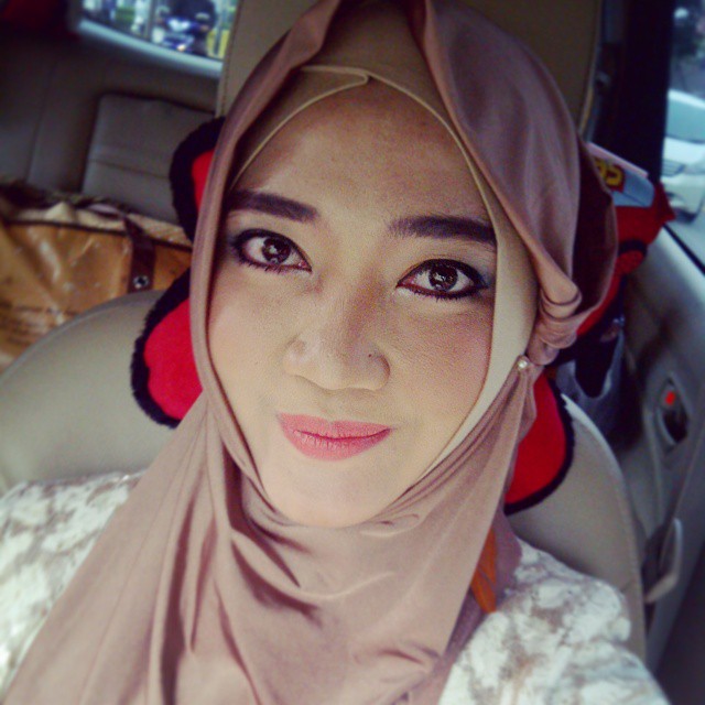 Ingat Sulis, si penyanyi religi cilik? kini makin cantik dan modis! Ingat Sulis, si penyanyi religi cilik? kini makin cantik dan modis!