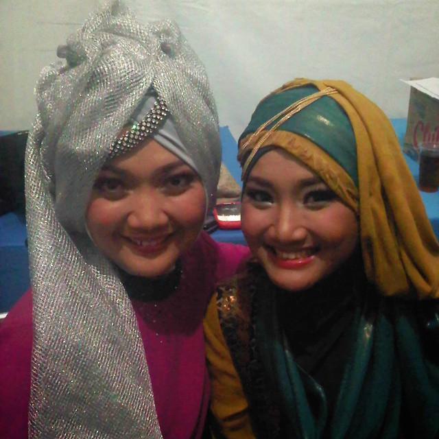 Ingat Sulis, si penyanyi religi cilik? kini makin cantik dan modis! Ingat Sulis, si penyanyi religi cilik? kini makin cantik dan modis!