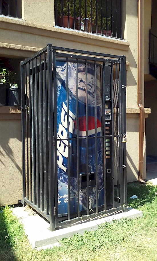 13 Fenomena aneh ini dijamin bikin geleng-geleng kepala, ada aja ya!