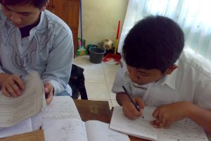 11 Kekonyolan ini pernah kamu alami saat-saat masa SMA, bener nggak?