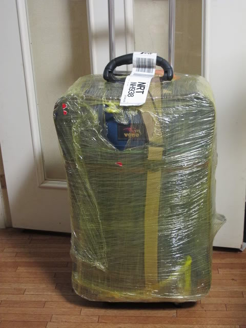 8 Tips ampuh mencegah pembobolan koper di bandara, hati-hati ya! 8 Tips ampuh mencegah pembobolan koper di bandara, hati-hati ya!