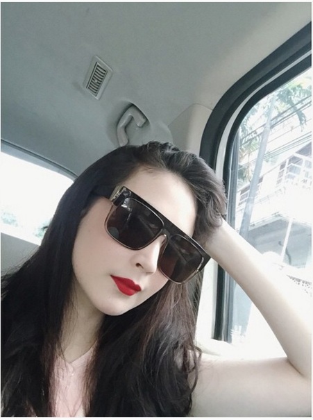 10 Istri politisi ini punya paras cantik, duh bikin iri! 10 Istri politisi ini punya paras cantik, duh bikin iri!