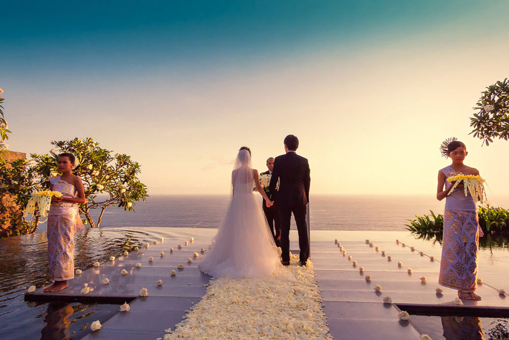 8 Tempat resepsi paling romantis dambaan pengantin dunia