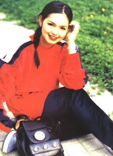 Kamu nggak akan menyangka artis ini terkenal di Indonesia, siapa hayo? Kamu nggak akan menyangka artis ini terkenal di Indonesia, siapa hayo?