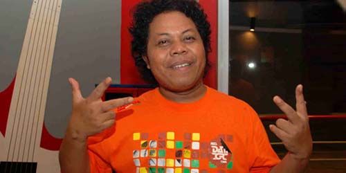 5 Film ini mengajak kamu sejenak mengenang kelucuan Budi Anduk 5 Film ini mengajak kamu sejenak mengenang kelucuan Budi Anduk