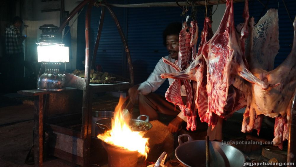 12 Wisata kuliner kaki Merapi ini maknyus dan menggugah selera! 12 Wisata kuliner kaki Merapi ini maknyus dan menggugah selera!