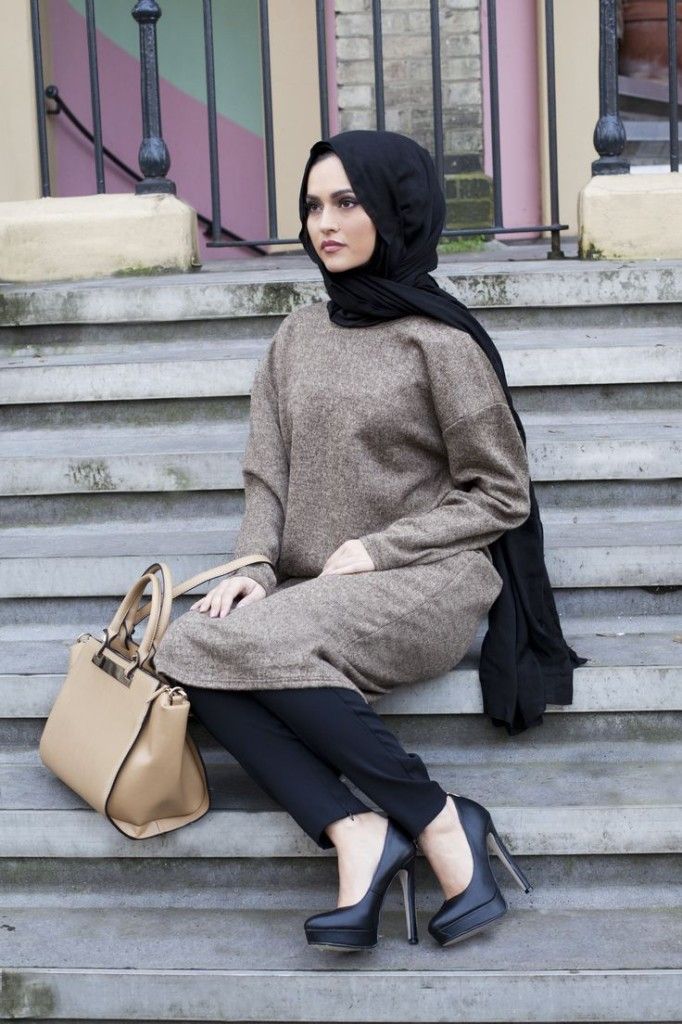 15 Inspirasi simple chic sweater ini cocok kamu kenakan di musim hujan 15 Inspirasi simple chic sweater ini cocok kamu kenakan di musim hujan