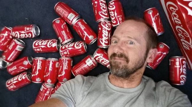 Pria ini minum 10 kaleng minuman soda sehari dalam sebulan, hasilnya?
