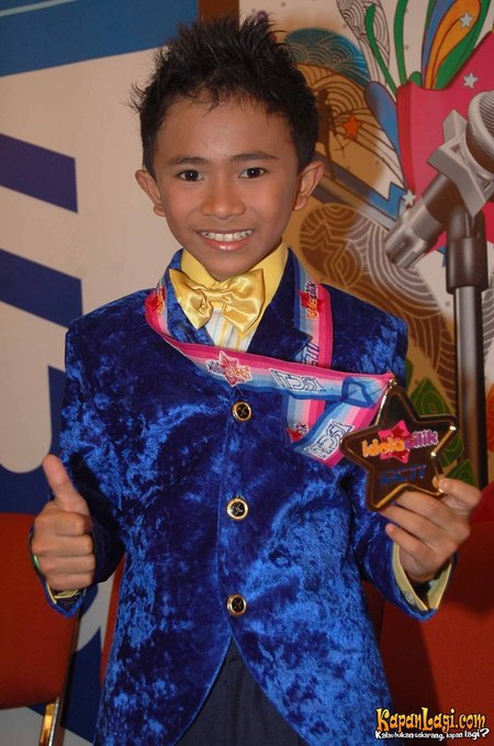 Ingat Kiki Idola Cilik? Kini wajahnya makin ganteng dan karismatik Ingat Kiki Idola Cilik? Kini wajahnya makin ganteng dan karismatik