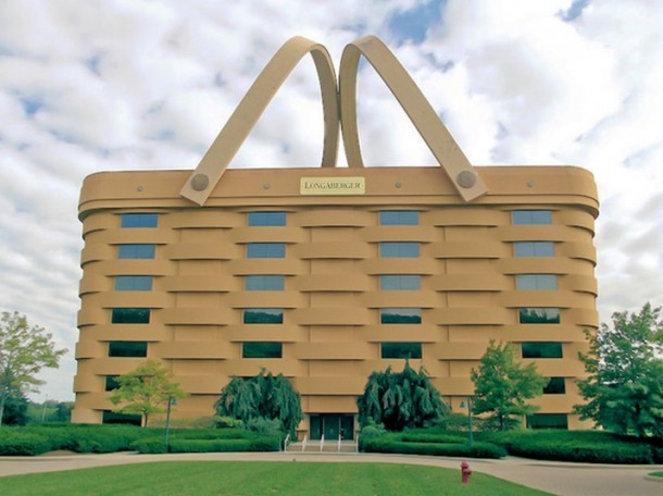 27 Bangunan yang sering dikira photoshop, padahal beneran ada!