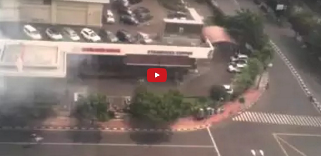 Video amatir ledakan di Starbucks seberang Sarinah