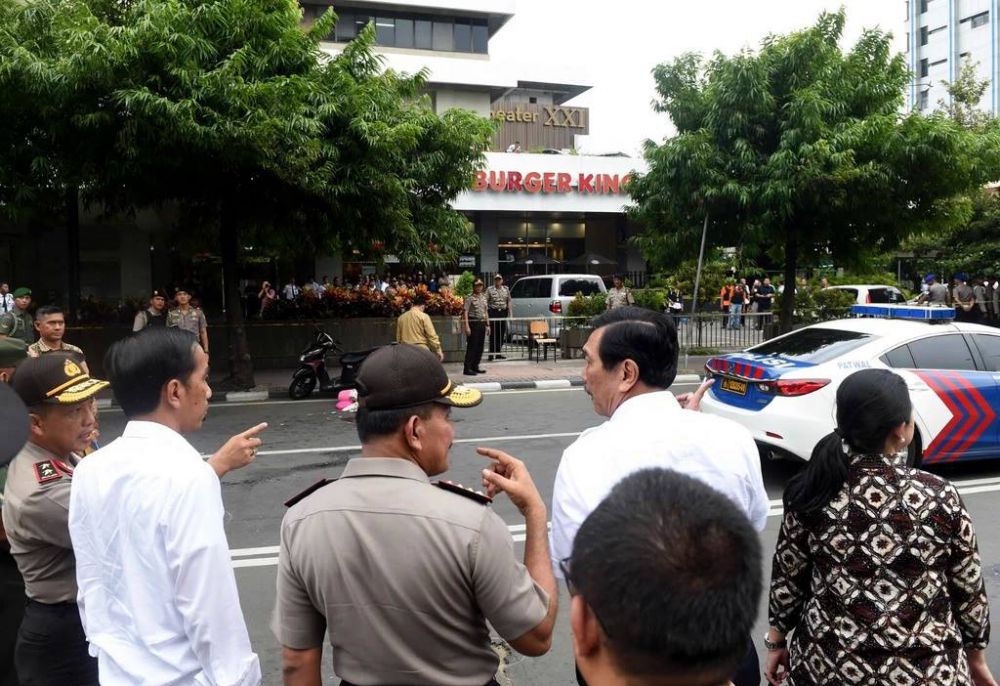 Tinjau langsung lokasi teror Sarinah, Jokowi banjir pujian netizen