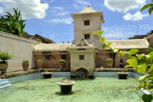 Mitos vulgar dan seksual di Taman Sari ternyata hoax!