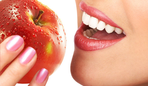 Buah dan sayuran ini bisa bantu gigimu lebih putih kinclong, brilio!