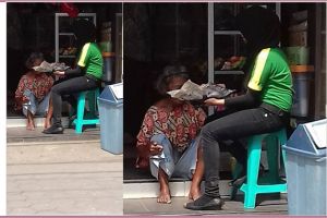 Bikin haru, SPG cantik ini suapi nenek tuna wisma pengidap stroke