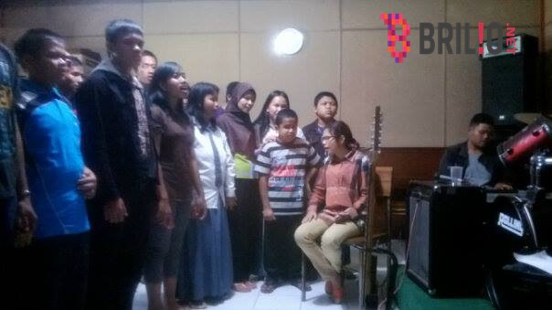 Kangen Fiersha 'Mamamia'? Gadis tunanetra ini kini jadi guru cantik