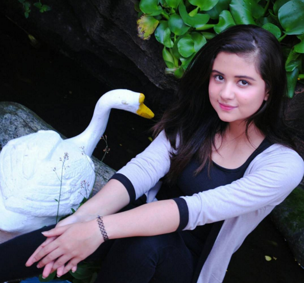 Sudah tahu kakak Aliando? Kecantikannya bikin mata cowok tak berkedip Sudah tahu kakak Aliando? Kecantikannya bikin mata cowok tak berkedip