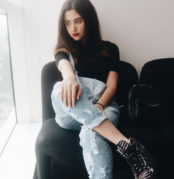 Sudah tahu kakak Aliando? Kecantikannya bikin mata cowok tak berkedip Sudah tahu kakak Aliando? Kecantikannya bikin mata cowok tak berkedip