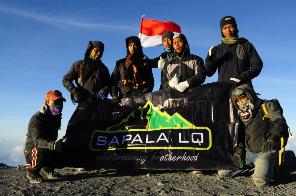Santri ini nekat ke Semeru dan Rinjani, pulangnya digunduli