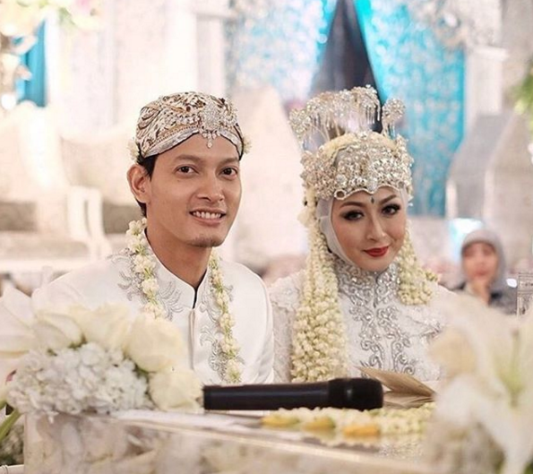8 Fakta pernikahan Fedi Nuril yang bikin banyak cewek patah hati