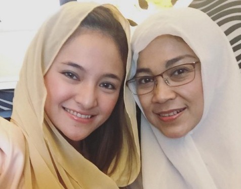 Tampil berhijab, Marshanda panen pujian netizen