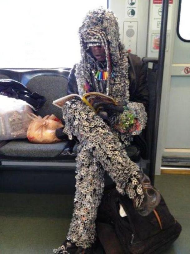 20 Tingkah aneh penumpang kereta api dari yang unik hingga nyebelin! 20 Tingkah aneh penumpang kereta api dari yang unik hingga nyebelin!