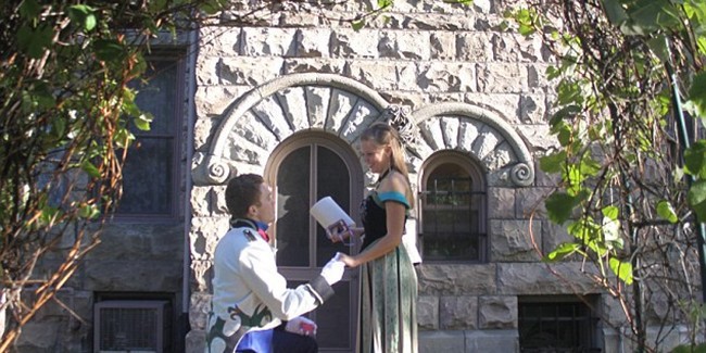 Sebelum terima lamaran kekasihmu, pertimbangkan hal berikut ini