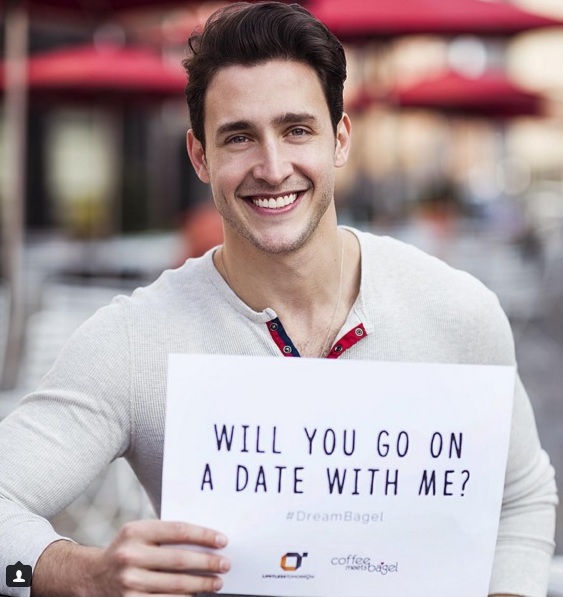 Dokter cakep ini kreatif, ajak kencan cewek sambil galang dana sosial