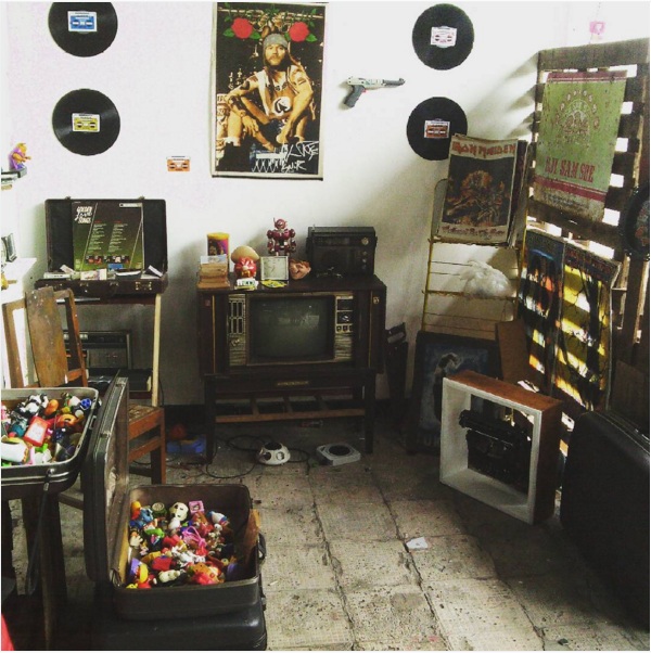 Benda lawas ini jadi celah bisnis bagi sepasang kekasih