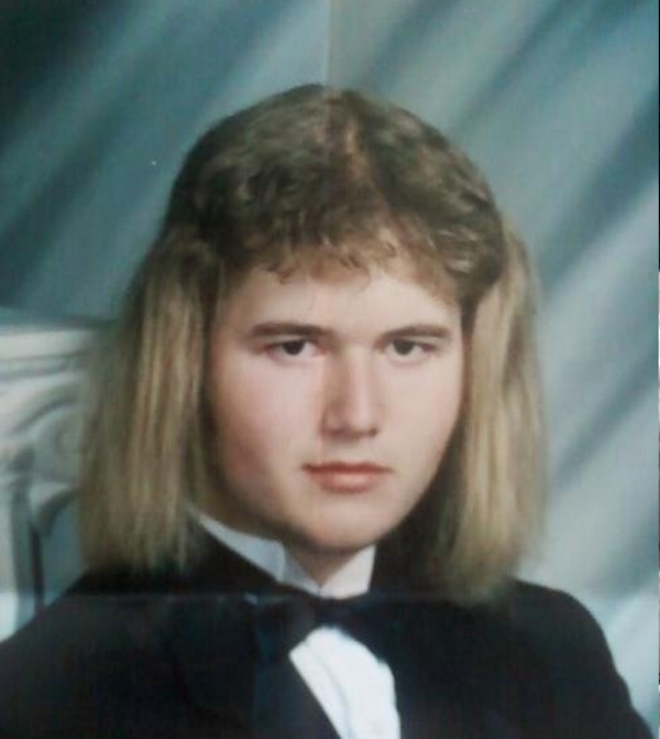 19 Gaya rambut antimainstream buat cowok, dijamin bakal dilirik cewek