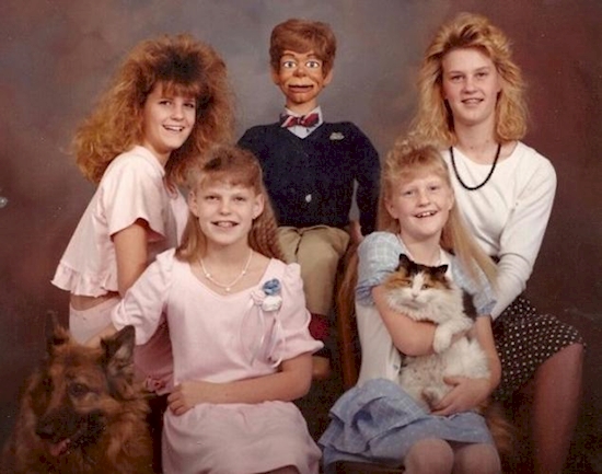 Maunya tampil kompak, tapi 15 foto keluarga ini malah terlihat kocak!