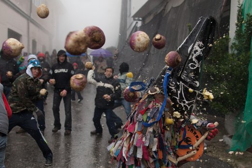 Di Jawa Sedekah Bumi, di Spanyol begini cara warga rayakan panen