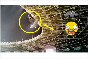 Penerjun TNI tersangkut saat atraksi di final Piala Jenderal Sudirman