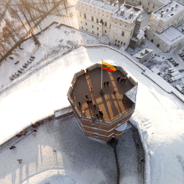 Dijepret pakai drone,  9 foto musim dingin ini semakin terlihat keren!
