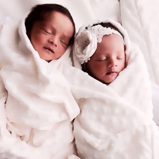 Tingkah lucu anak kembar imut Jonathan Frizzy, bikin gemes deh! Tingkah lucu anak kembar imut Jonathan Frizzy, bikin gemes deh!