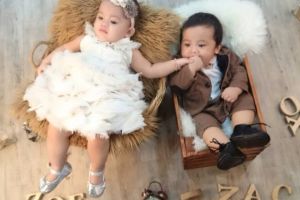 Tingkah lucu anak kembar imut Jonathan Frizzy, bikin gemes deh!