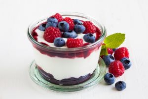 6 Kesalahan tak terduga ketika kamu mengonsumsi yoghurt, duh!