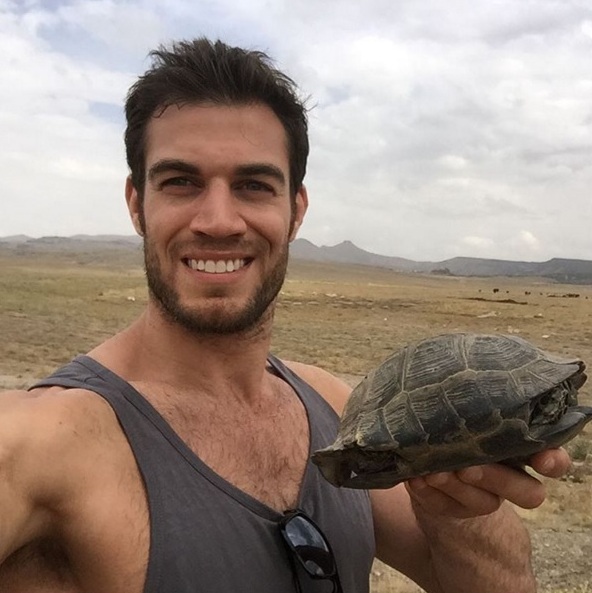 Dokter hewan ini ganteng banget, dijamin bikin kamu klepek-klepek! Dokter hewan ini ganteng banget, dijamin bikin kamu klepek-klepek!