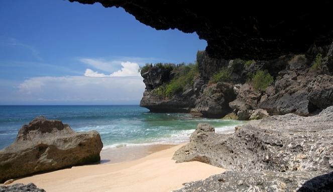 Abaikan dulu Kuta & Sanur, ini pesona deretan hidden beach di Bali