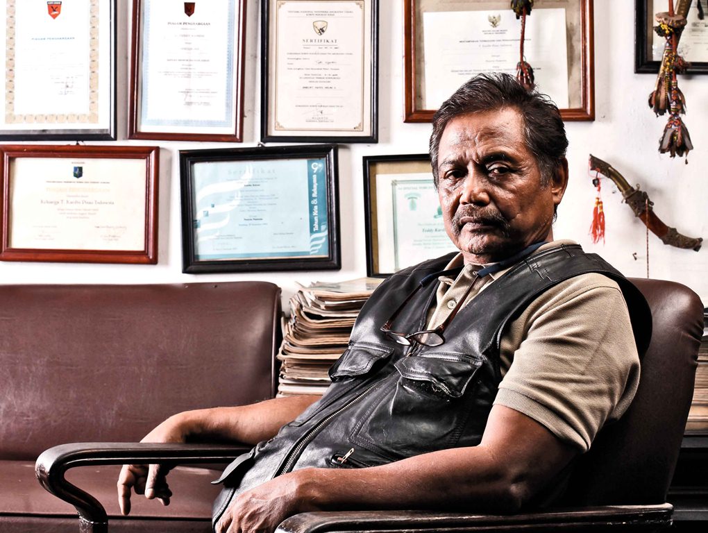 Teddy Sutadi, perajin pisau yang produknya digunakan tentara AS, top!