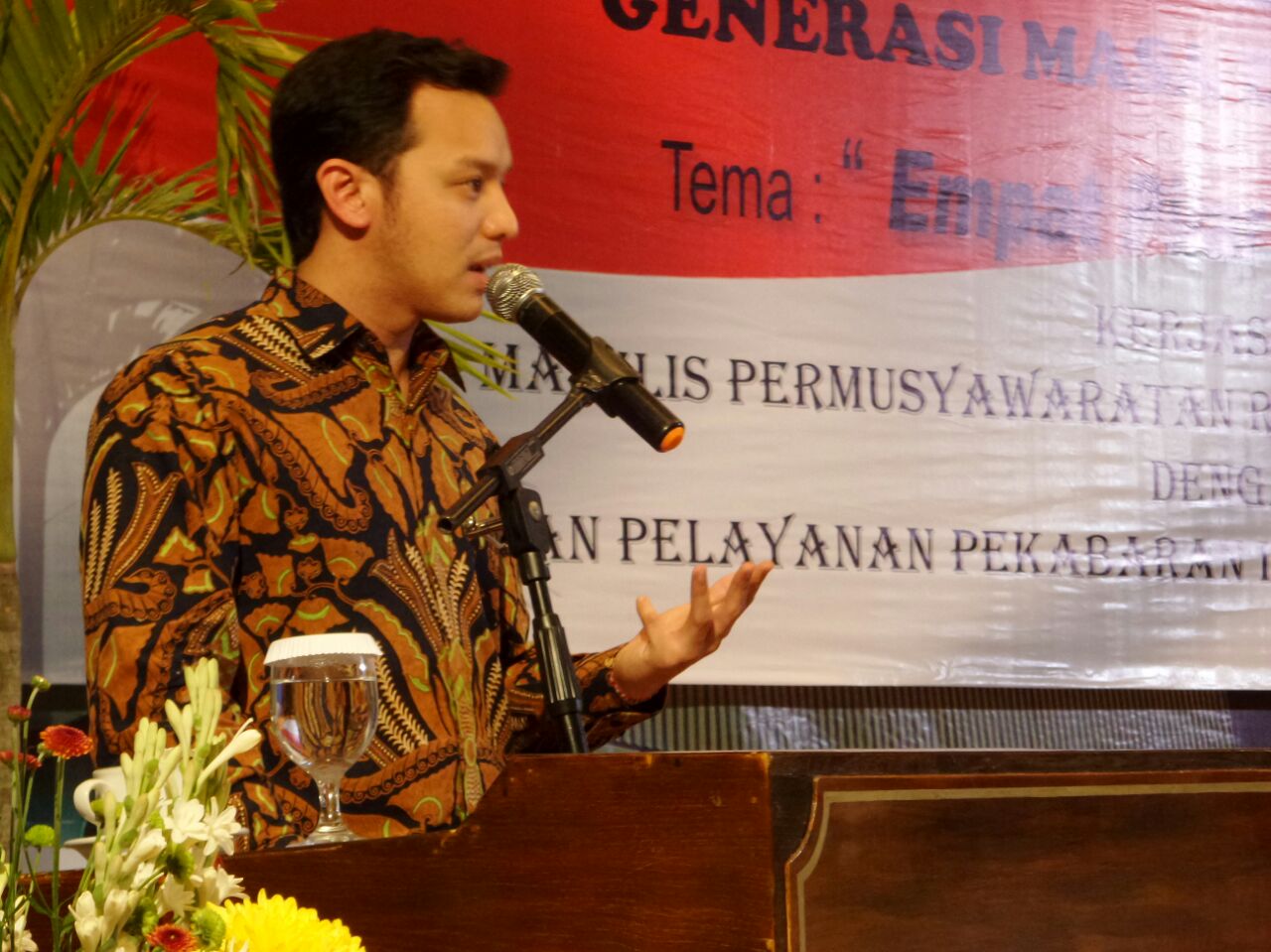 Gantengnya Moreno Soeprapto, jago balap yang kini jadi politikus Gantengnya Moreno Soeprapto, jago balap yang kini jadi politikus