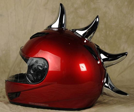 23 Helm lucu ini dijamin aman & bikin kamu ketagihan memakainya, aw!