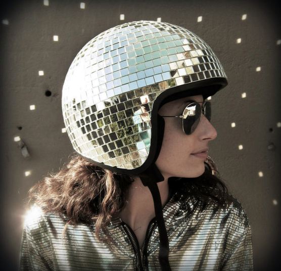 23 Helm lucu ini dijamin aman & bikin kamu ketagihan memakainya, aw!