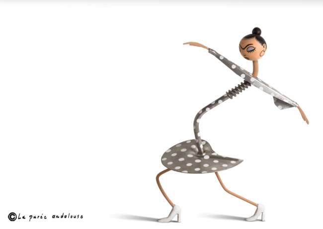 18 Karya ini dibuat di atas media benda-benda perabotan sekitar, top! 18 Karya ini dibuat di atas media benda-benda perabotan sekitar, top!