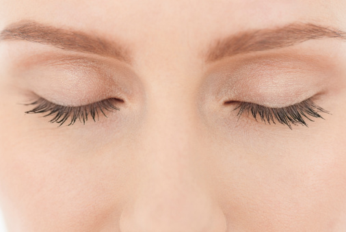 10 Hal penting ini wajib kamu tahu sebelum sambung bulu mata!