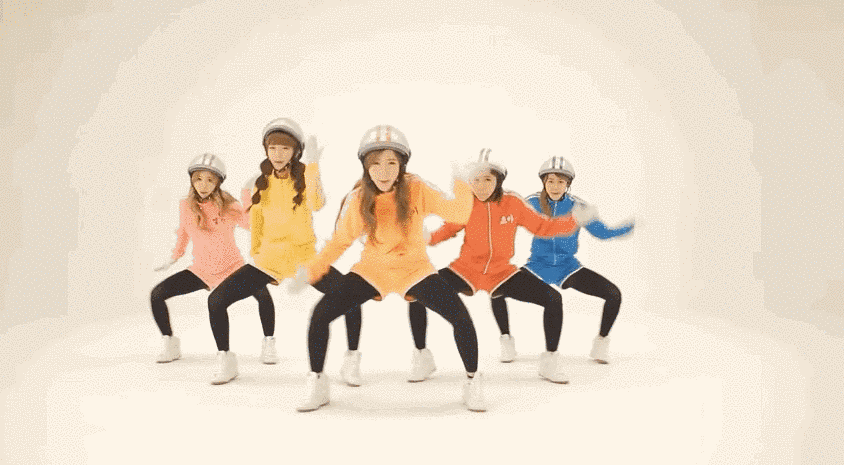 17 Kostum aneh yang dikenakan artis K-Pop di dalam music video mereka 